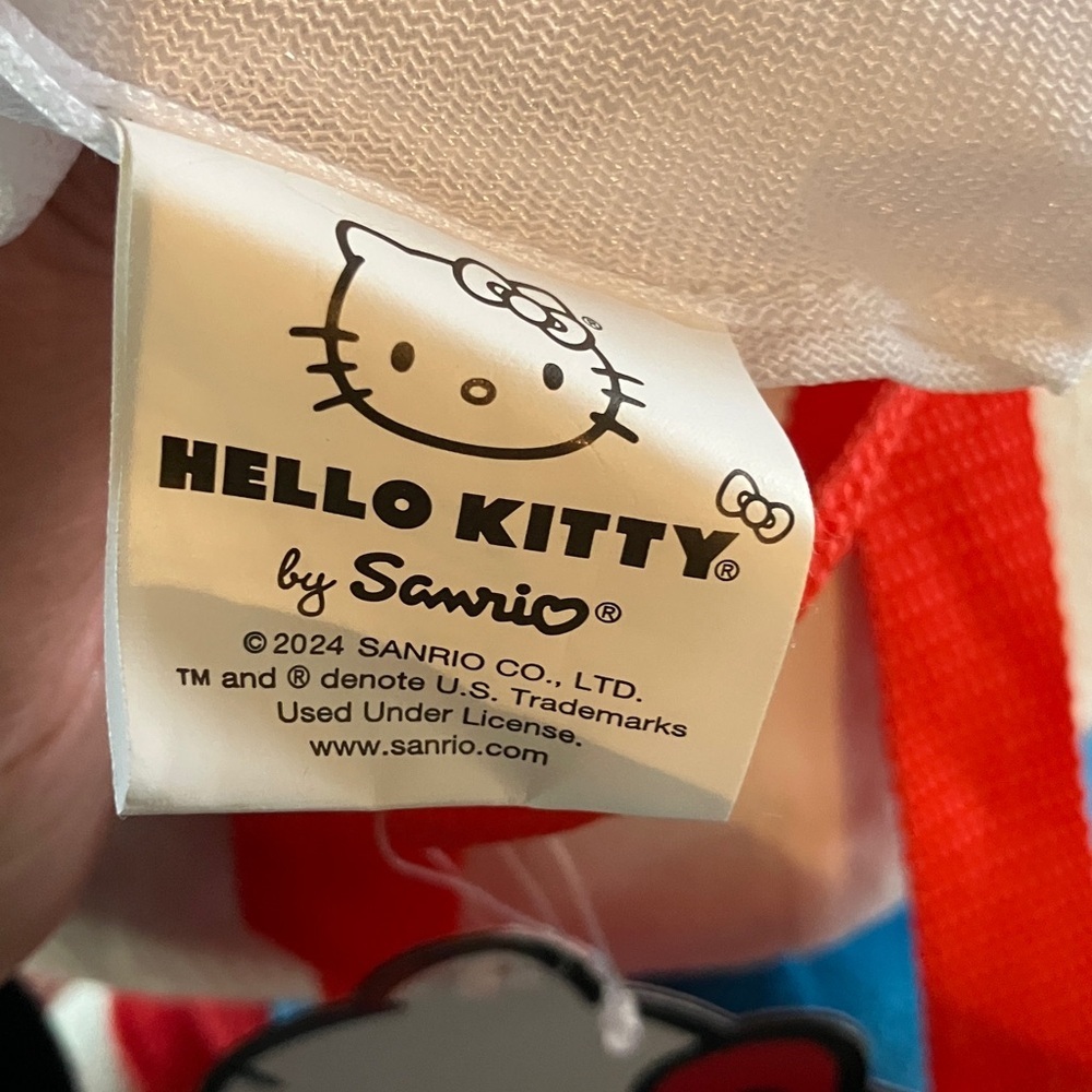 Hello Kitty plush backpack 2024 - Picture 3 of 3